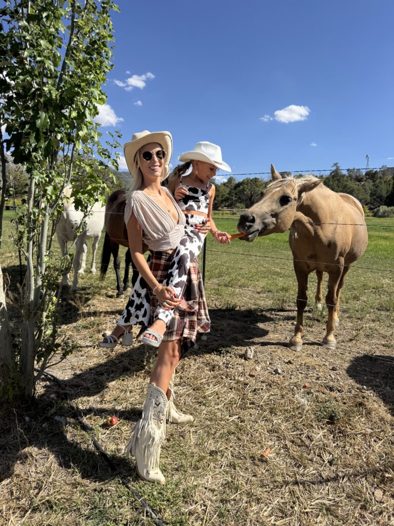 Heath Retreat at Private Ranch with Horses + own Lake